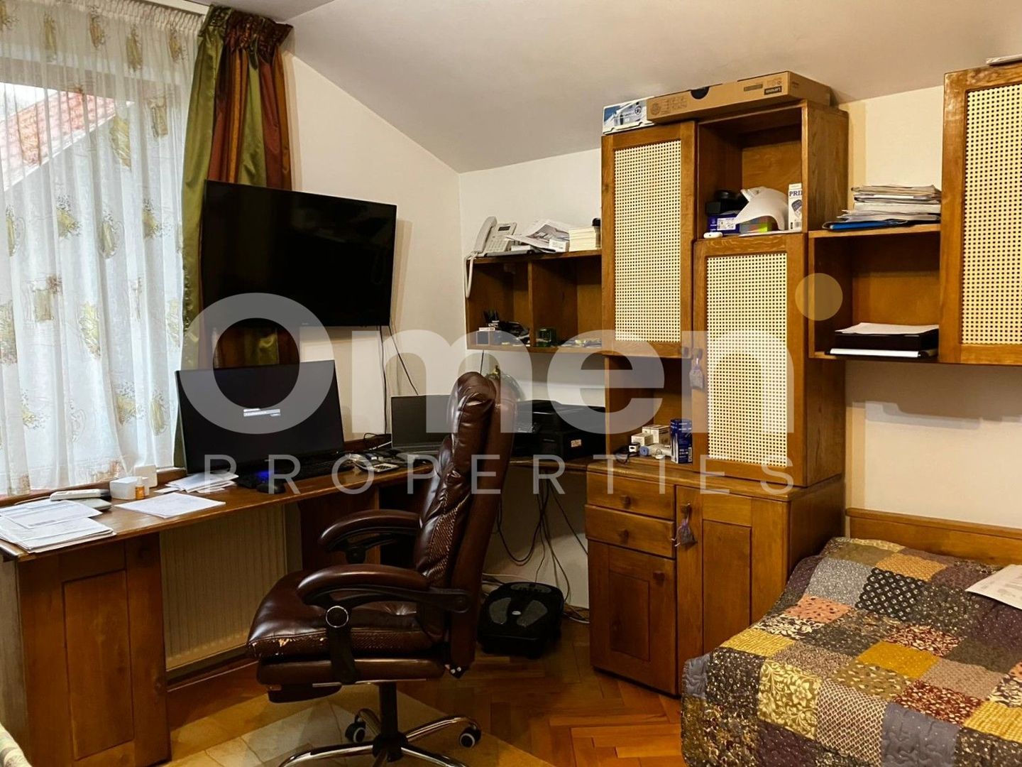 Vilă de închiriat – 260 mp utili, teren 1300 mp, 5 dormitoare, 3 băi, 3 balcoane - Poză 17