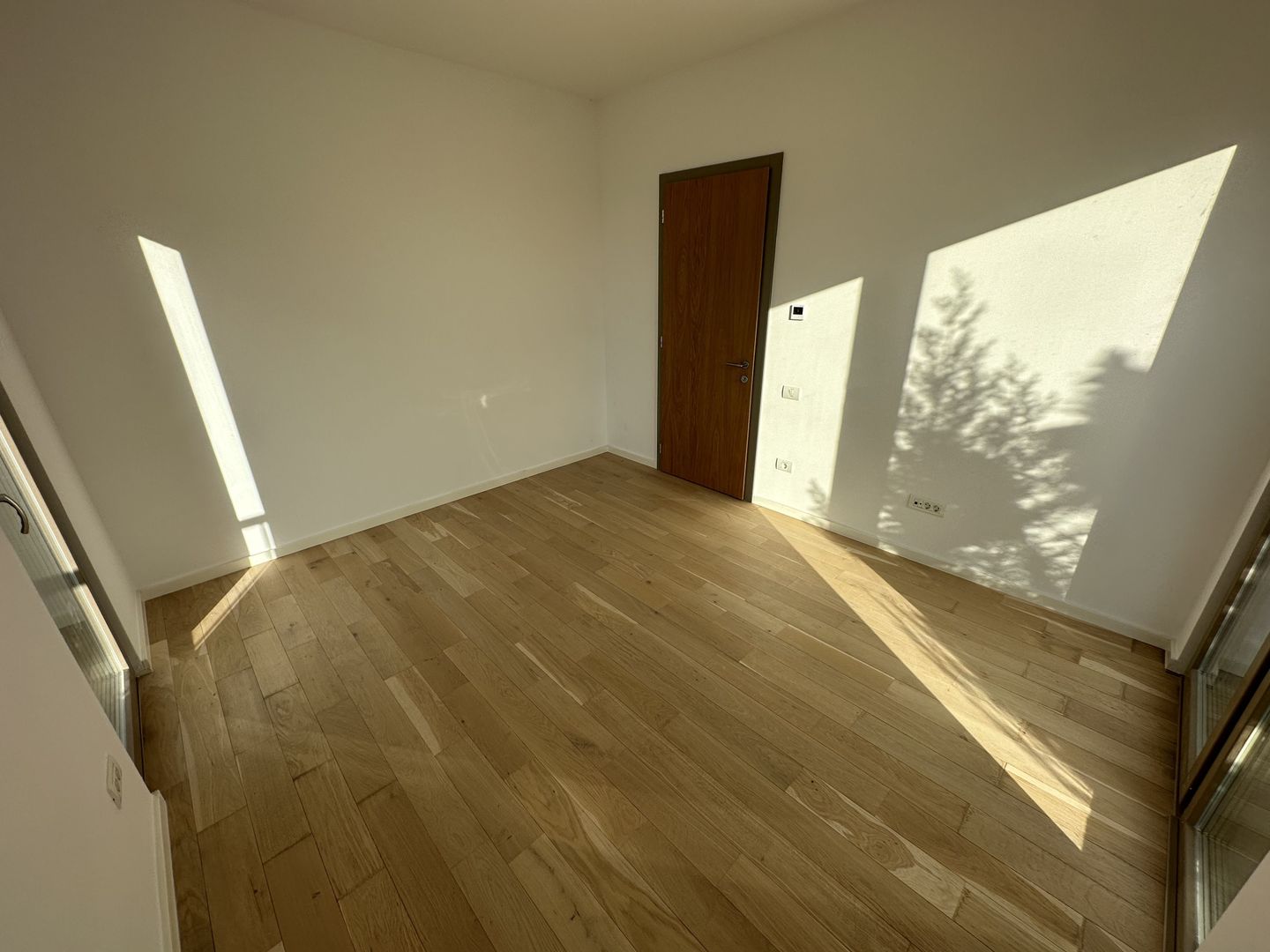 Casa cu 5 camere - Dumbravita - Poză 12