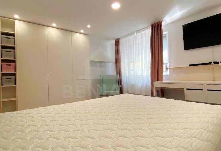 4Decomandate-125mp-Etaj 1-Modern-2Bai-Terasa-Parcare-Avantgarden - Poză 5