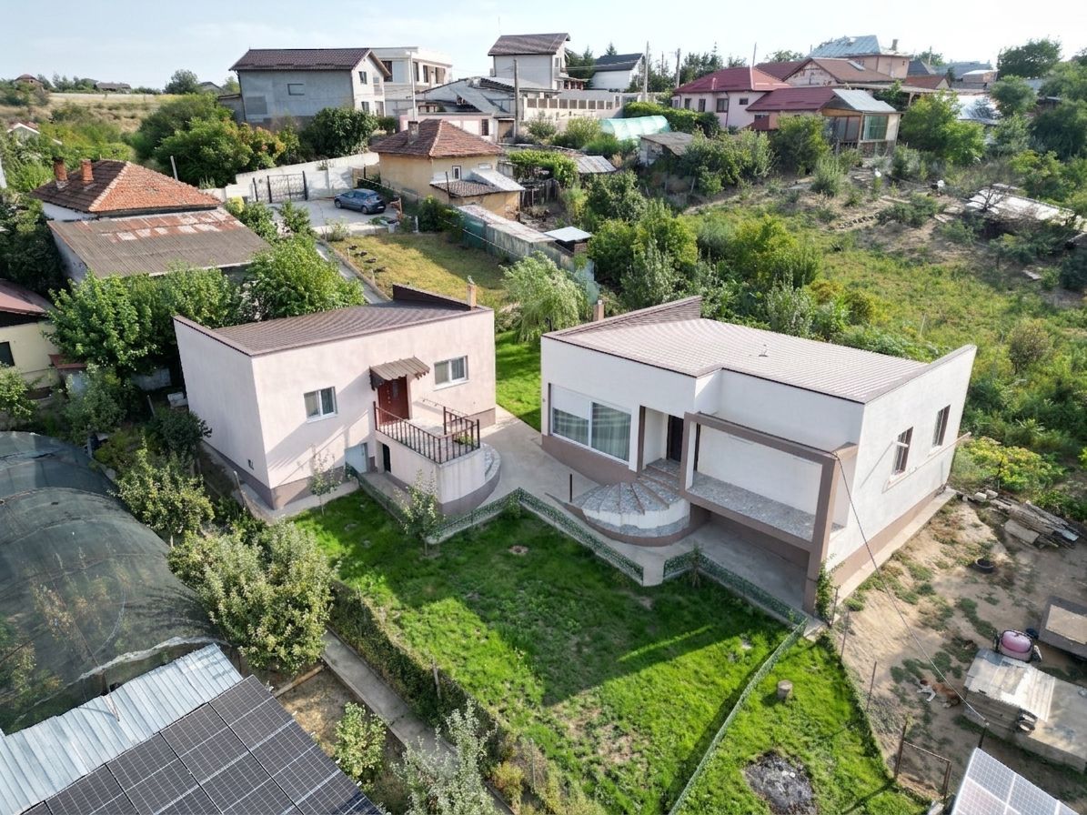 Doua case de vanzare in Carcea | 1.066 mp teren | 0% Comision - Poză 1