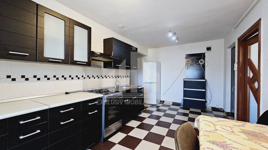 Apartament 3 camere decomandate cu garaj, Tolstoi - Poză 7