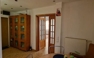 Teiul Doamnei | Apartament 3 camere | Etaj 4 | Bloc reabilitat - Poză 1