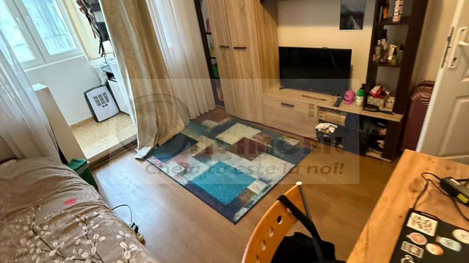 Apartament 2 camere, investiție cu chiriași 92000 EURO - Poză 1