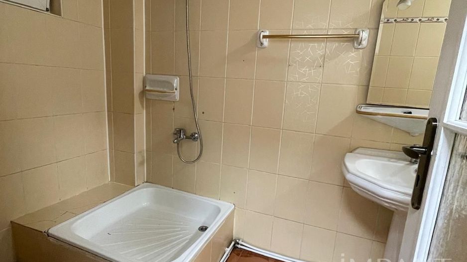 Spatiu comercial cu vad bun de inchiriat in zona centrală! - Poză 8