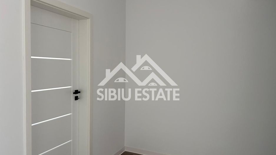 Garsoniera 41 mp, balcon bucatarie separata , intabulata zona Brana - Poză 14