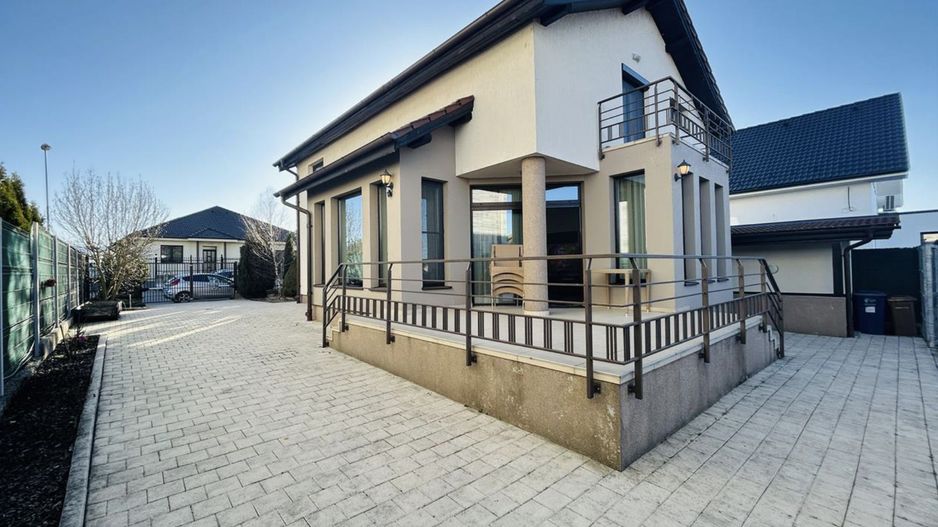 Casa individuala cu pivnita in Sura Mica, zona Salii de sport - Sibiu - Poză 33
