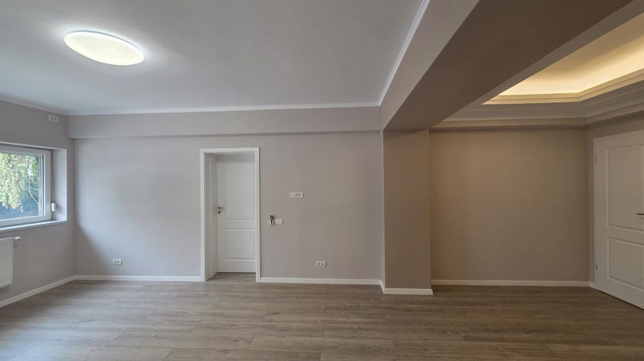 Apartament  3 camere-Ideal Notariat-Ideal Avocat - Poză 1