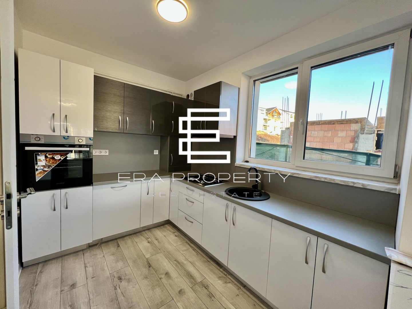 Penthouse 5 camere -131 mp- la cheie- imtabulat-zona Industriala Vest - Poză 1