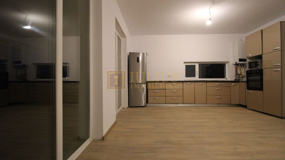 1/2 duplex spatios , spatiu verde generos, locuri de parcare-Mosnita - Poză 10