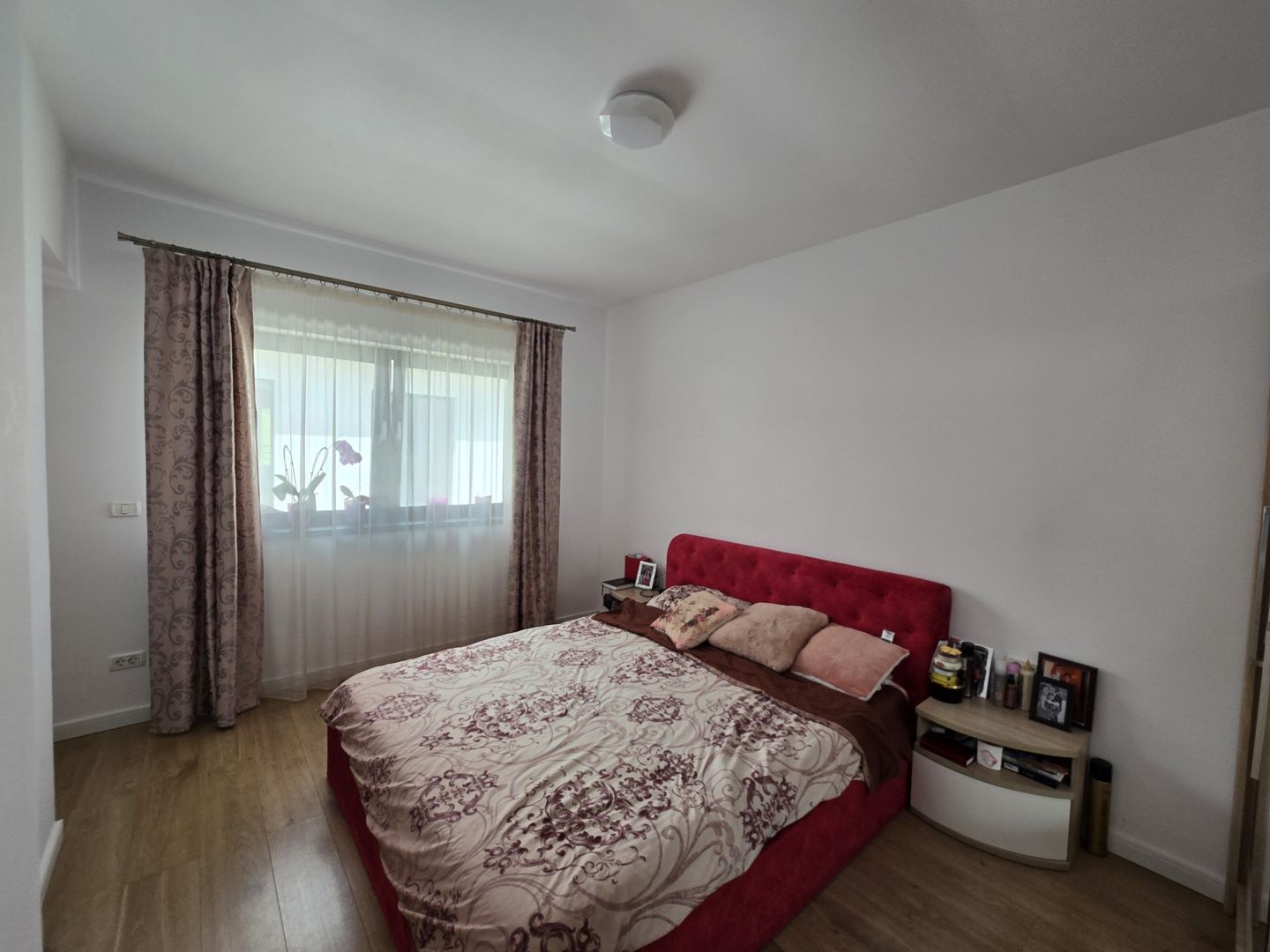Apartament in casa insiruita, Dumbravita, 2 Dormitoare, Loc de parcare, Curte - Poză 3