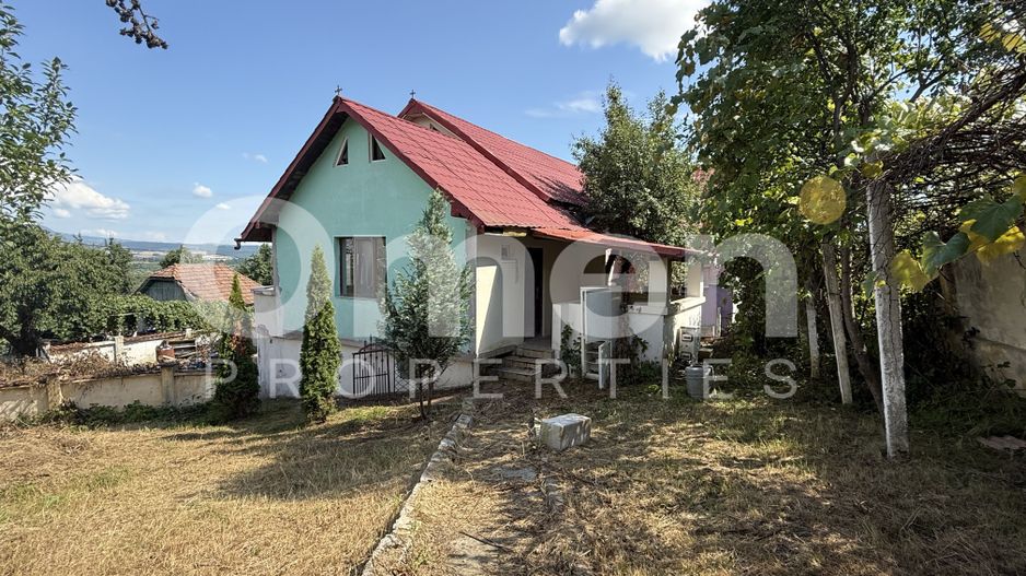 Casa de vanzare Grosi D+P+M 300 mp + teren 6 ari - Poză 1