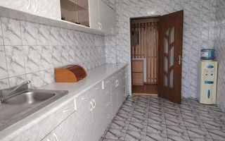 Apartament 3 camere Piata Centrala - Poză 1