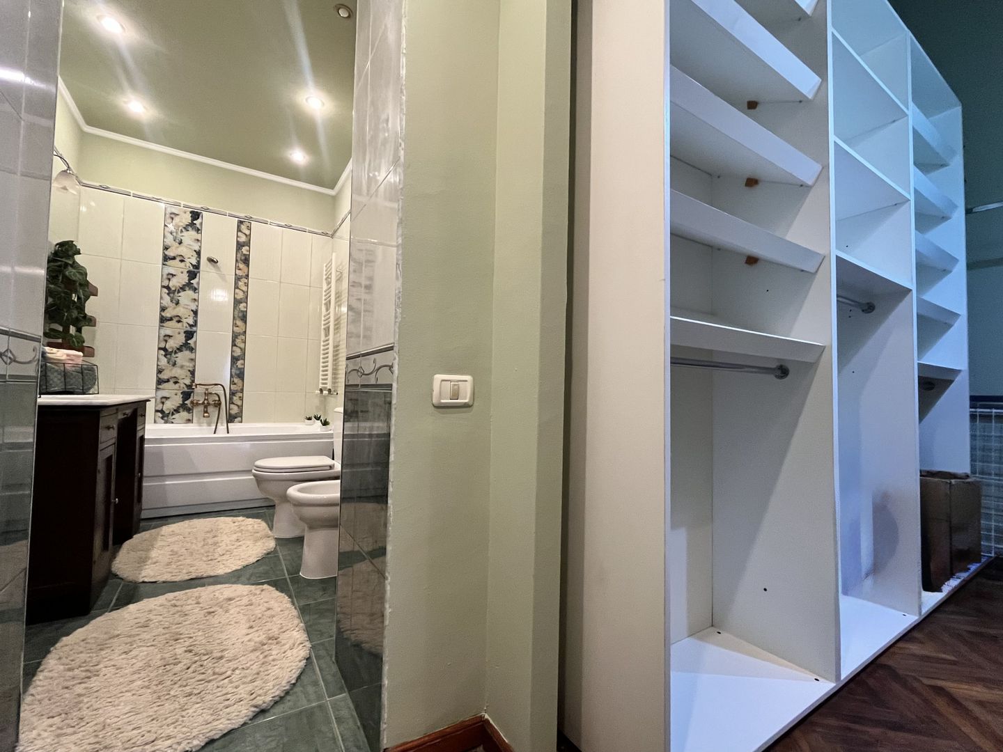 Apartament grandios cu vedere spectaculoasă spre Piața Libertății - Poză 22
