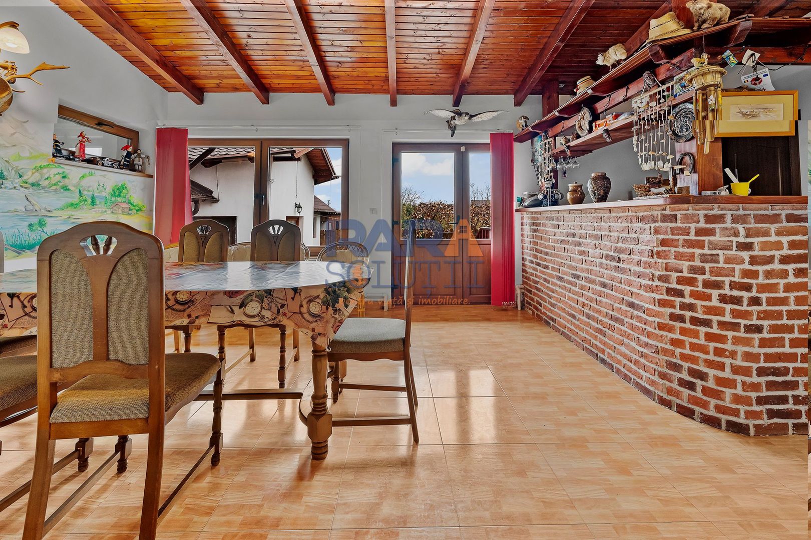 Vilă cu 6 dormitoare, 2 garaje, anexe multiple - 2076 mp teren - Poză 7