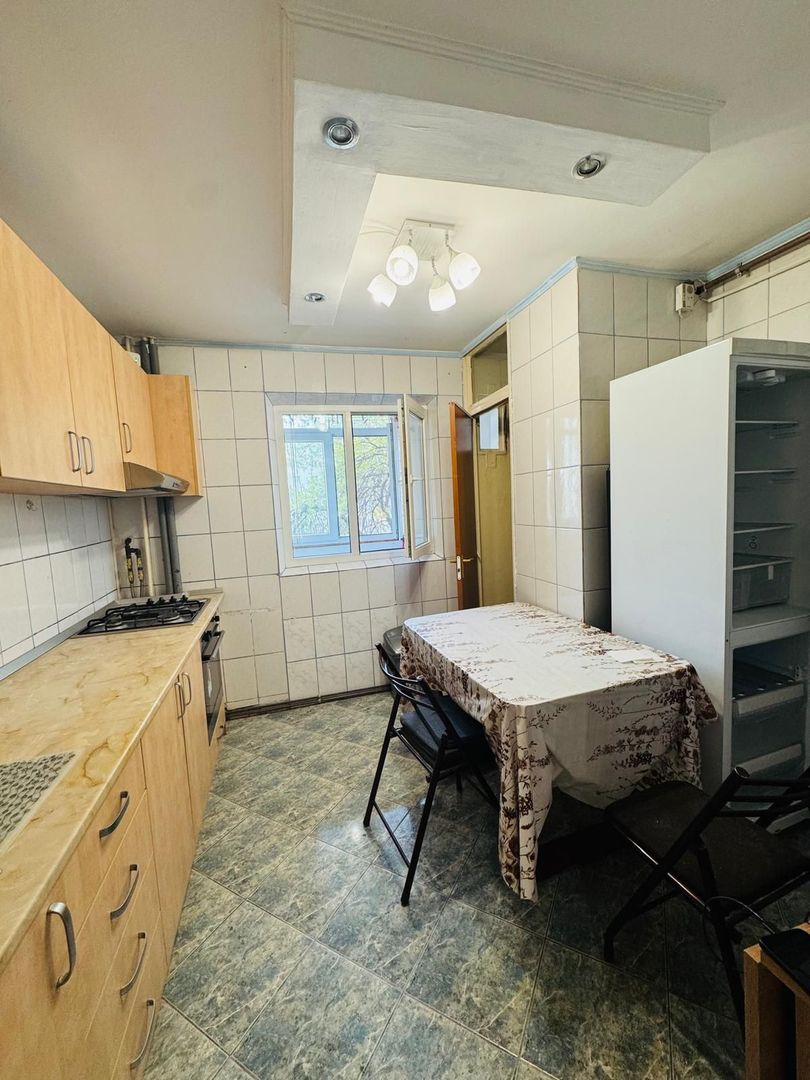 Apartament cu 2 camere zona Parcul Sebastian - Poză 4