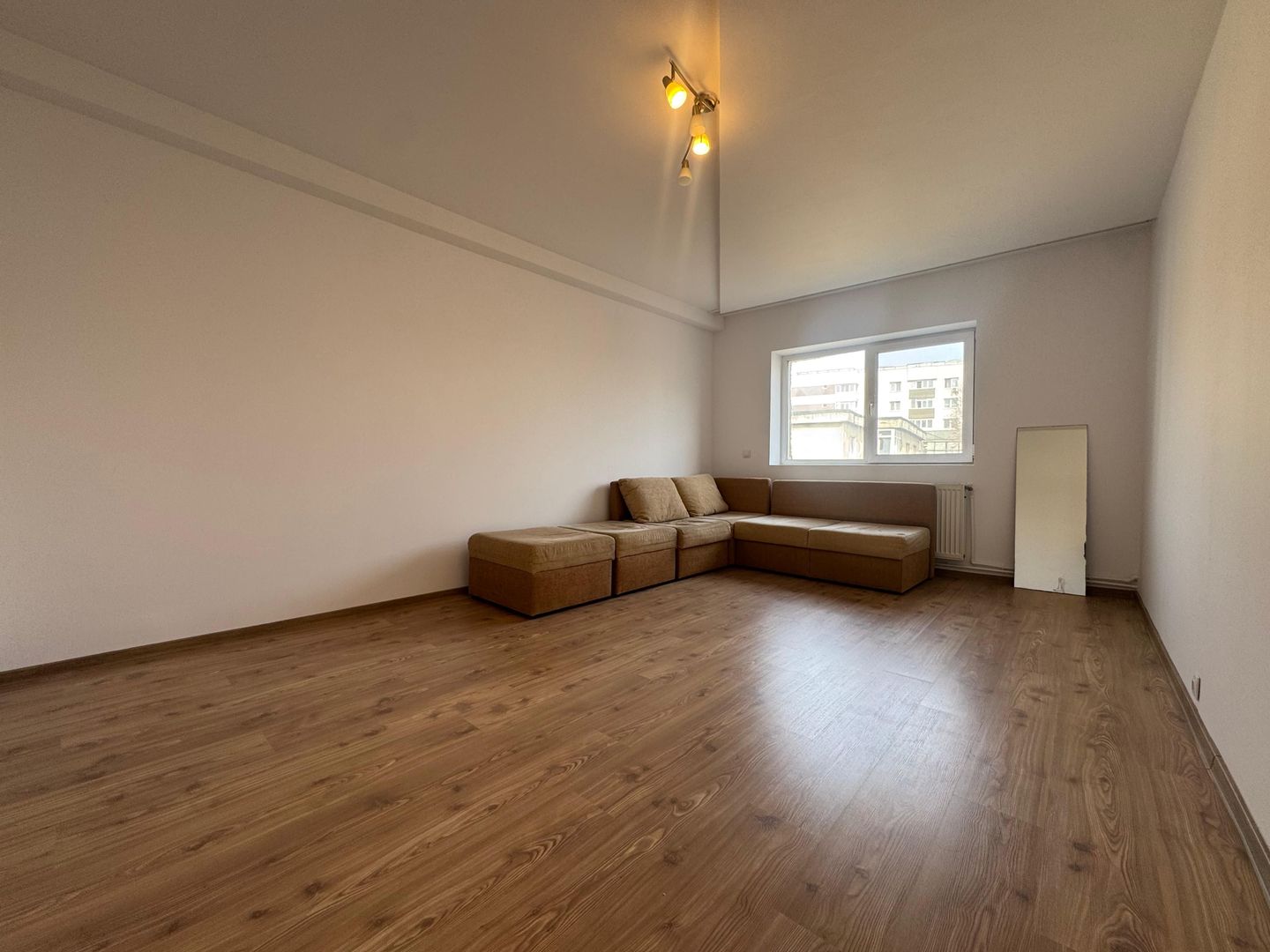 3 camere decomandat || Crângași || aproape de parc si de Lacul Morii - Poză 1