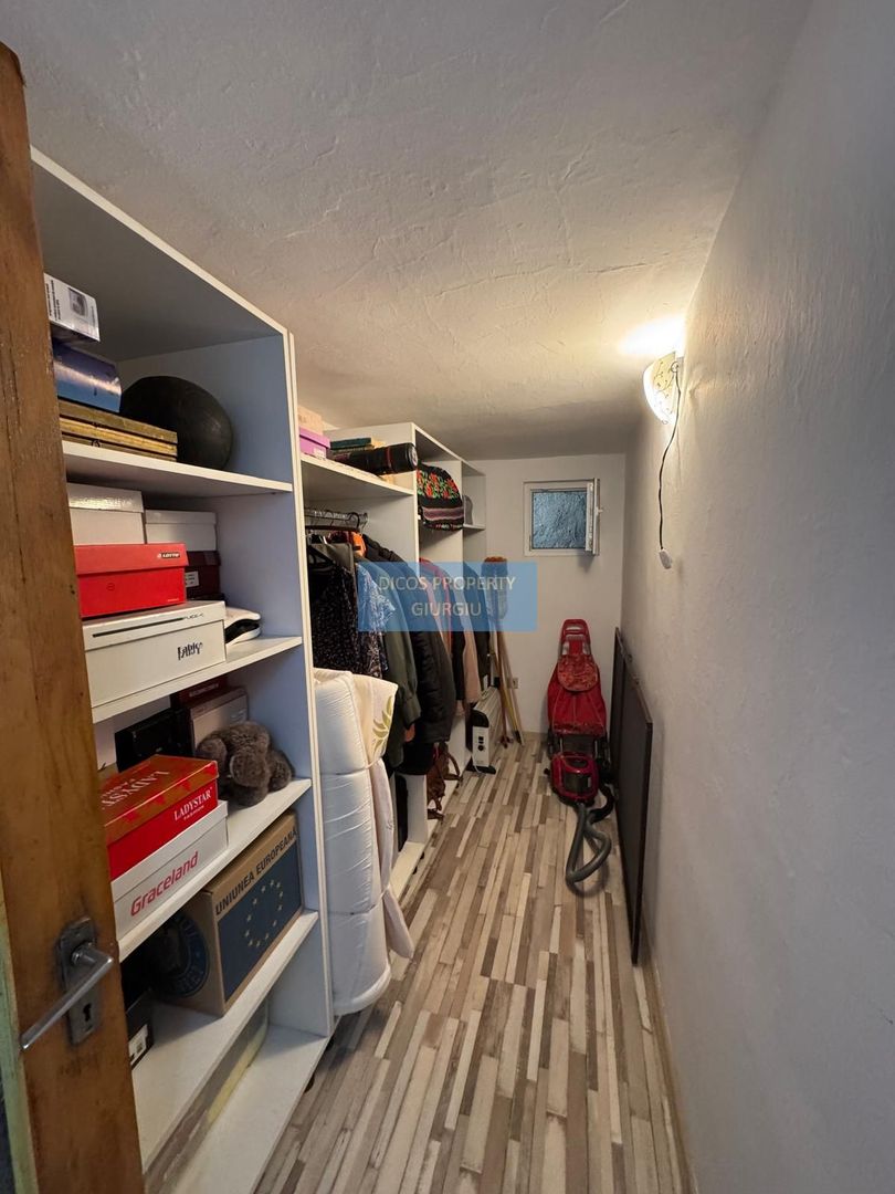 Casă cu 4 camere de vânzare – Str. I. C. Brătianu - Poză 9