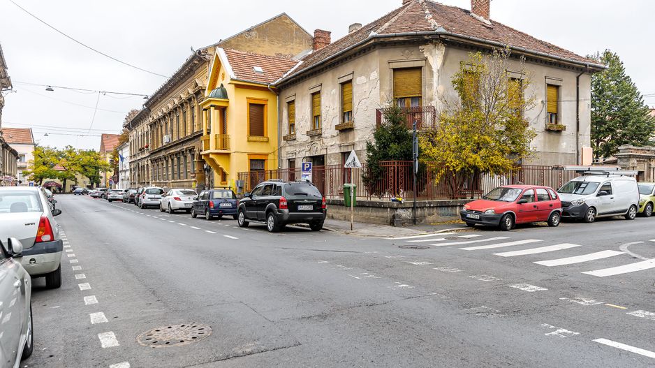 Apartament ultracentral cu potential multiplu - Poză 1