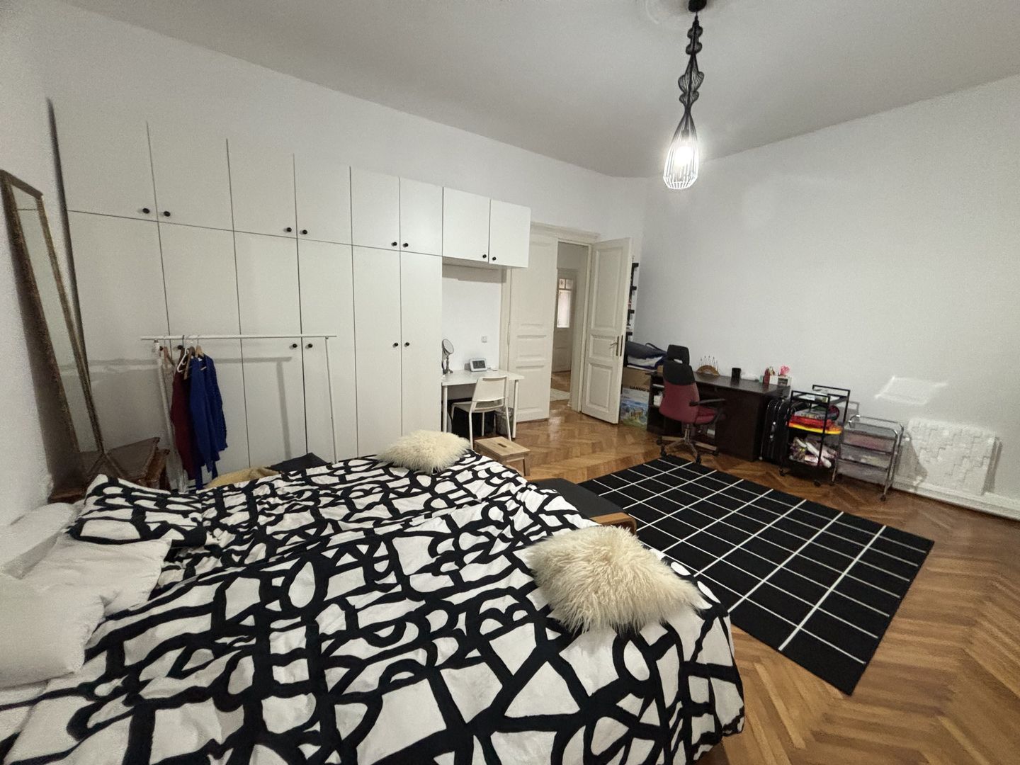 Apartament 3 camere la curte - Poză 1