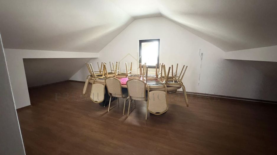 Vila de Lux la 13 km de Onesti - Poză 27