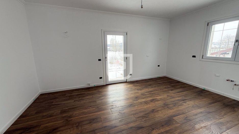 Casă S+P+E, 320 mp utili, teren 2.650 mp – zona Aurel Vlaicu, Suceava - Poză 14