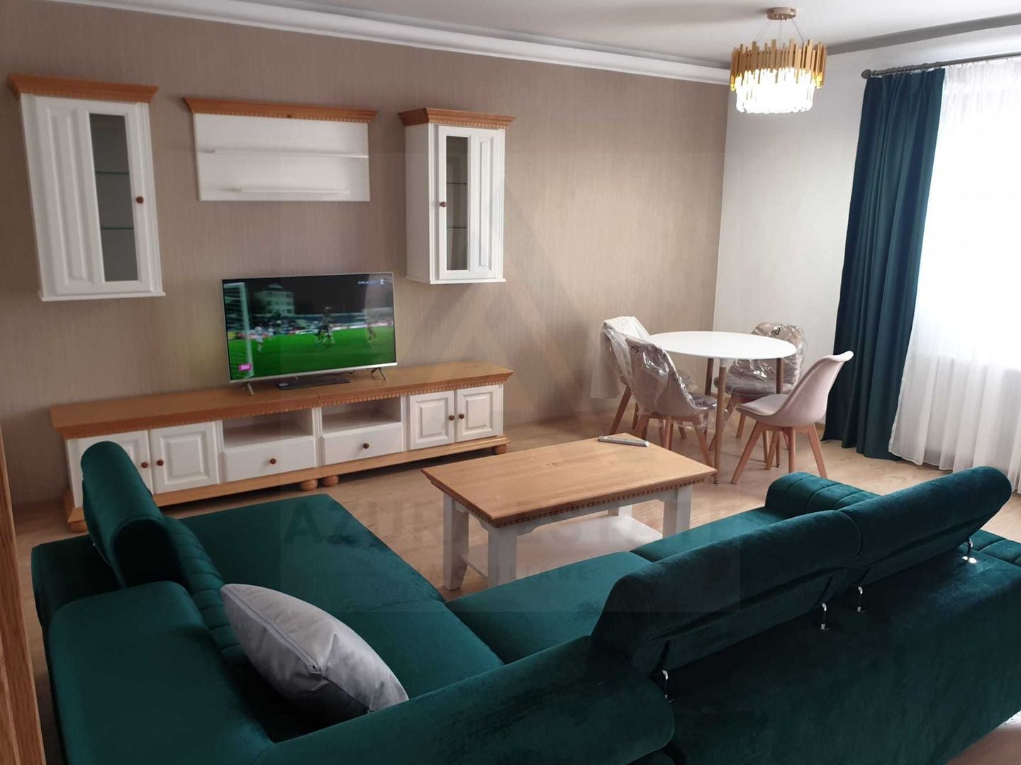 Apartament la casa 2 dormitoare terasa si curte proprie Sub Arini - Poză 2