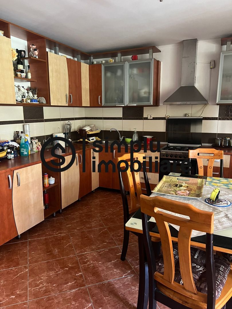 Vila S+P+1+M Lapus, str Paunitei - Poză 2