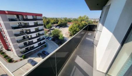 Apartament modern cu 3 camere - Complex Arcada - 130000 euro