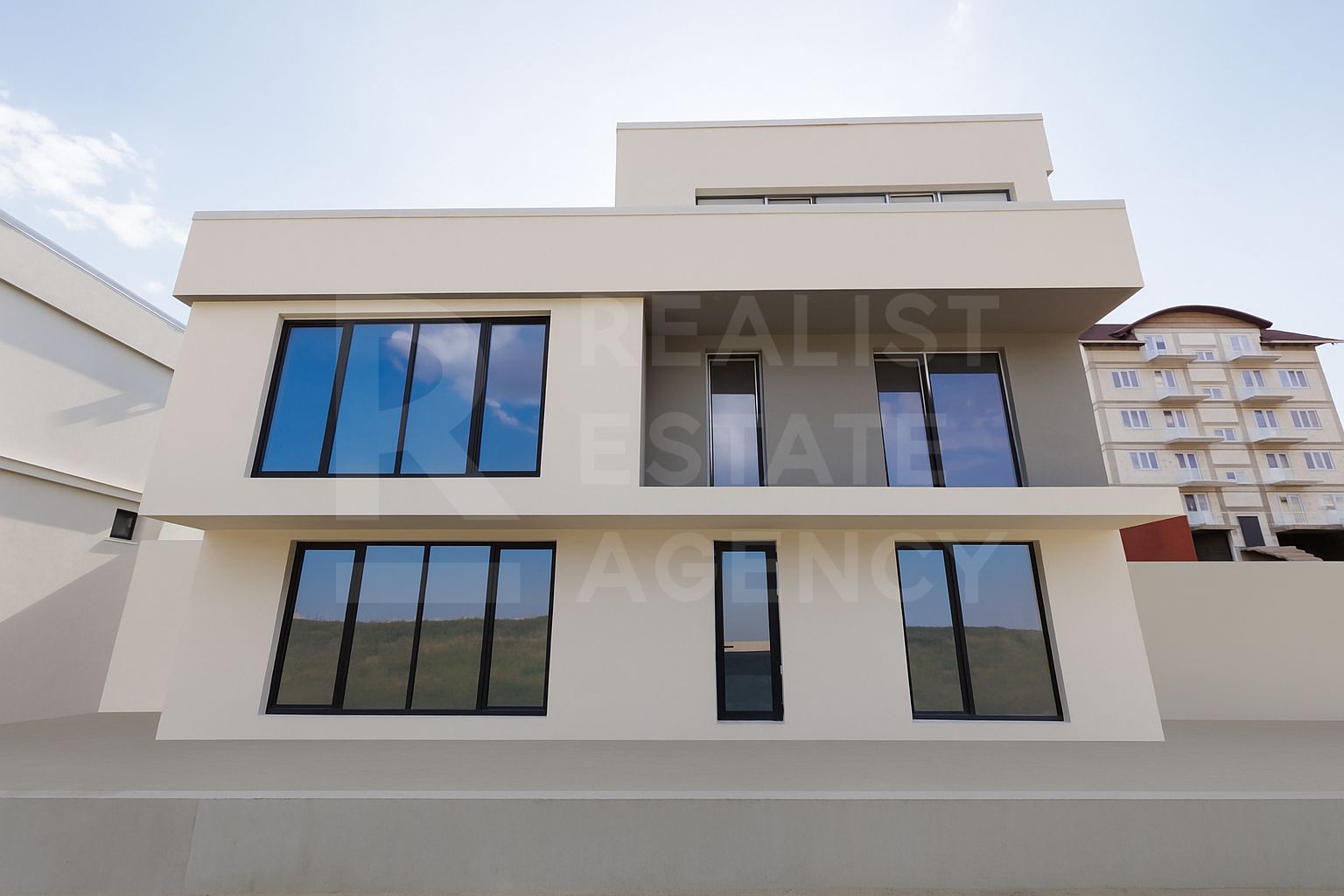 Vânzare duplex, 4 camere, str. Schinoasa Vale, sectorul Centru. - Poză 1