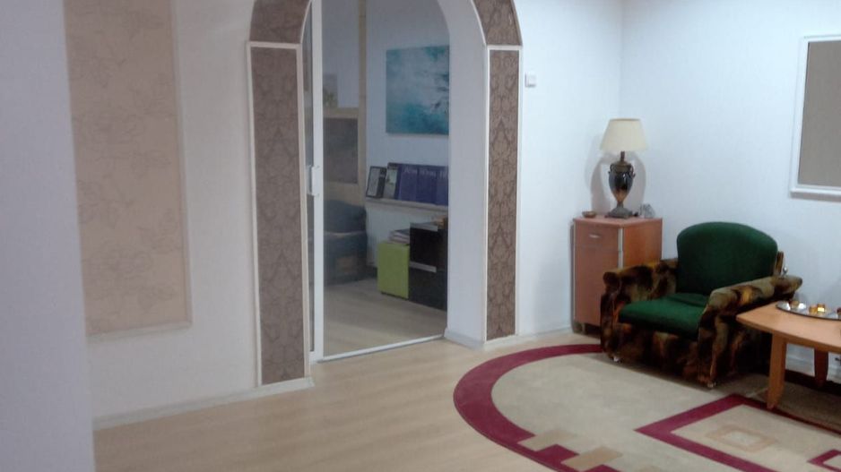 De vanzare Apartament 3 camere + pod in Vila, Vasile Lascar - Eminescu - Poză 4