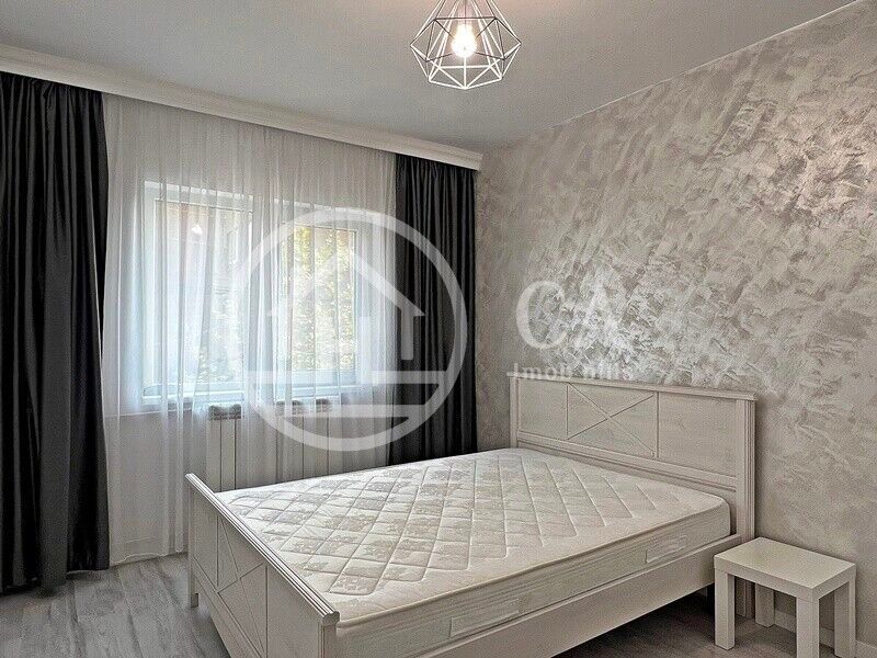 Apartament de inchiriat cu 3 camere in zona Decebal, Oradea - Poză 4