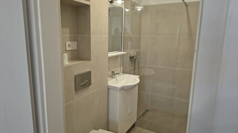 Apartament 3 camere, bloc nou, mobilat și utilat, parcare subterană - Poză 16