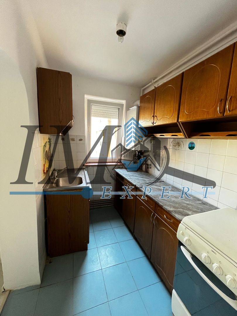 Apartament cu 3 camere renovat de vânzare in Sebeș - Poză 4