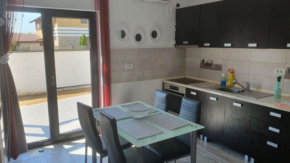 Casa cu 4 camere si garaj - Poză 3