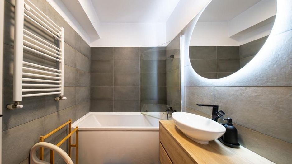 Apartament 3 camere, in mobil Lux tip boutique. Zona metrou Aparatorii Patriei. - Poză 7