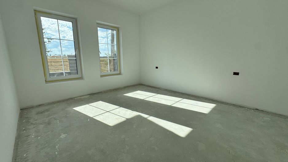 COMISION 0% | Jumatate De Duplex Pe Parter | 4 Camere | Sag | 90mp - Poză 2