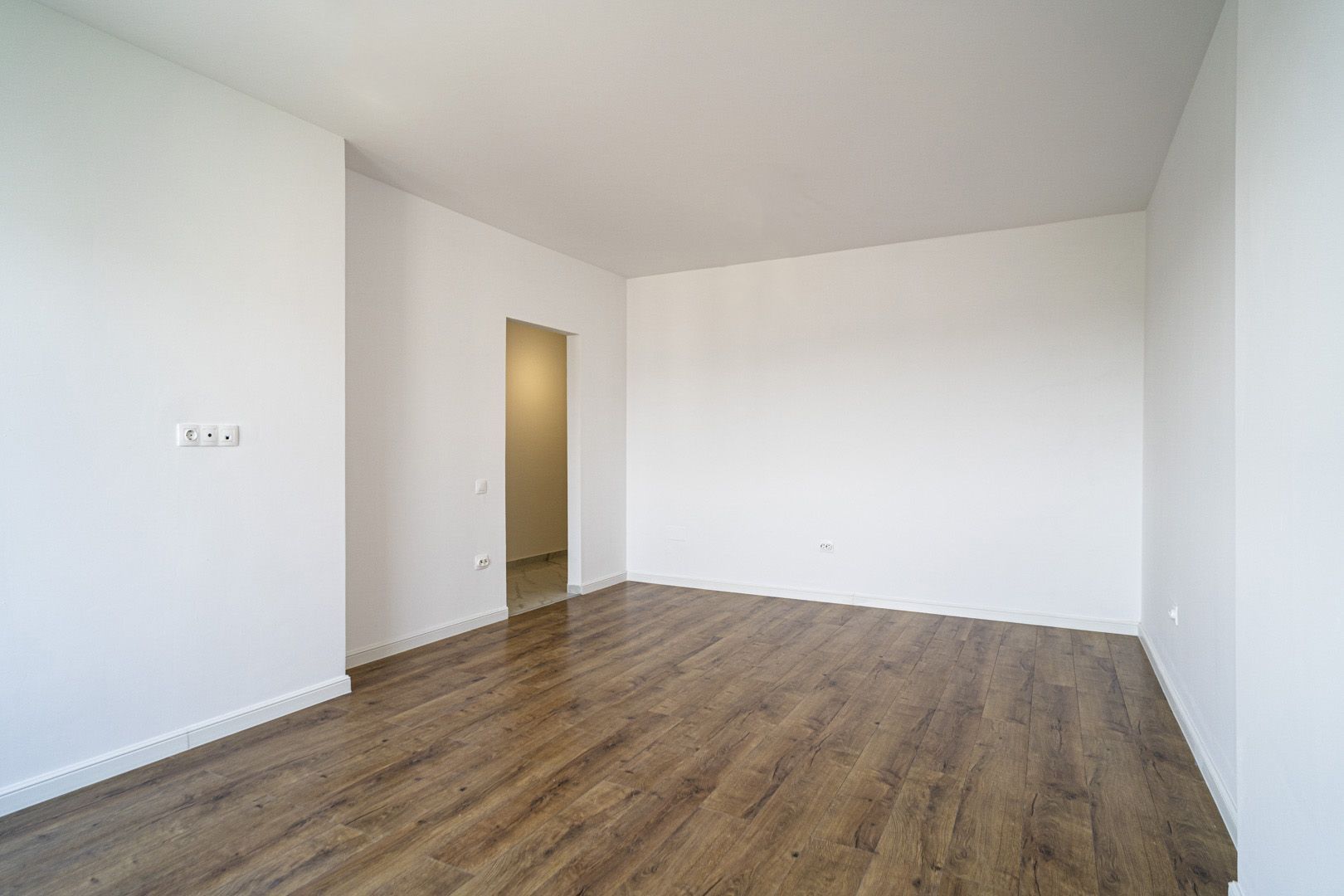 2 Camere, bucatarie inchisa, 58.2 mp, Bloc NOU, FINALIZAT, metrou langa bloc - Poză 3