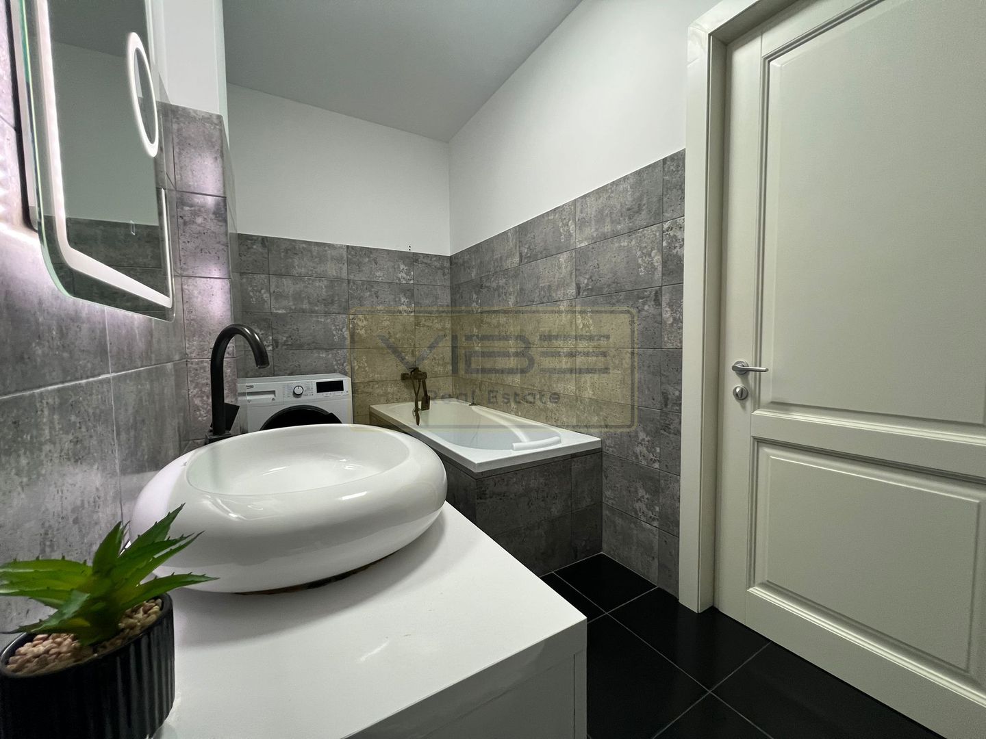 Apartament 2 camere mobilat/intabulat  Galata -  1km Belvedere - Poză 19