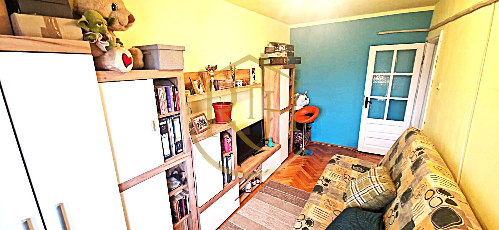 Vand apartament cu 4 camere in zona spitalul judetean,comision ,,0'' - Poză 7