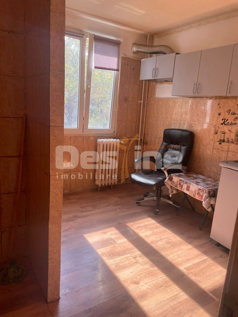 APARTAMENT 2 CAMERE DECOMANDAT RENOVAT - Poză 6