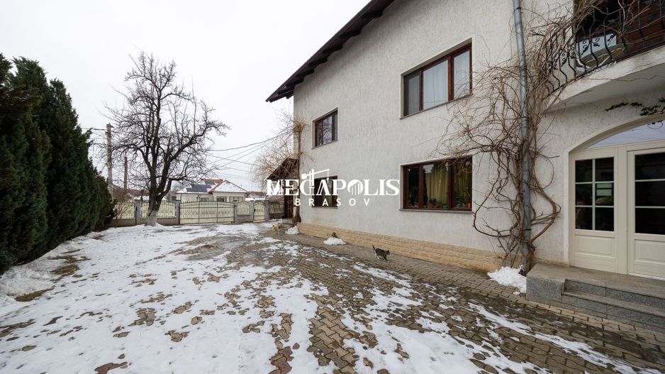 Pensiune de vânzare în Râșnov | 14 camere | 427 mp - Poză 4