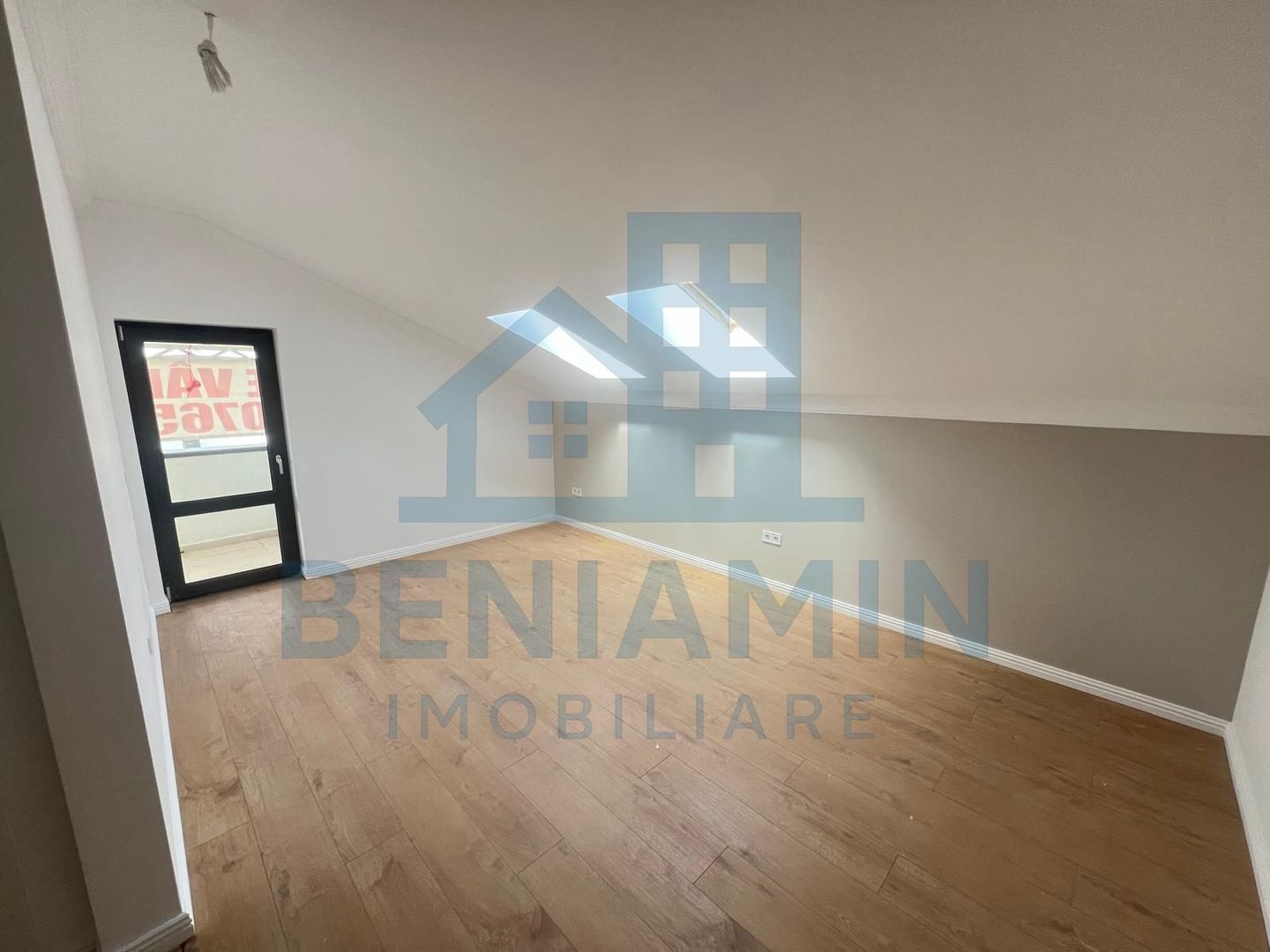 Garsoniera Decomandata - 45mp - balcon - parcare - Sanpetru - Roca - Poză 1