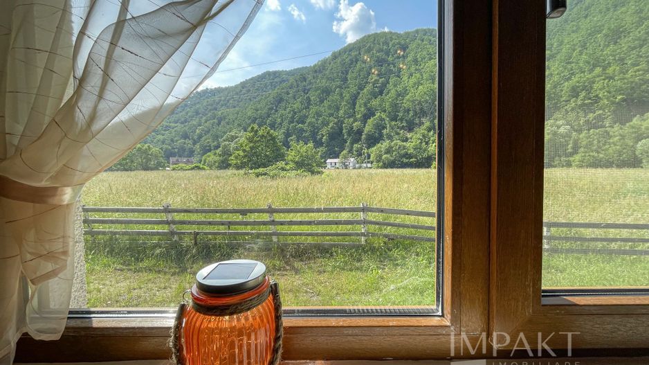 Vila superba 300mp + teren 1400mp & front la rau in Somesul Rece. - Poză 30