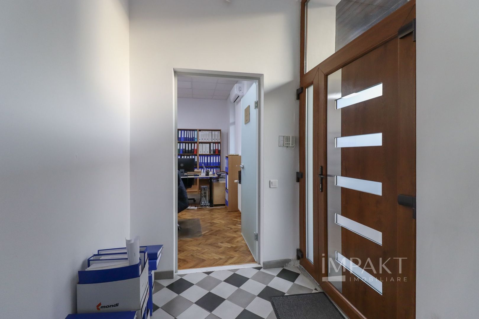 Apartament amenajat si utilizat ca si spatiu de birou aproape de Tribunal! - Poză 19