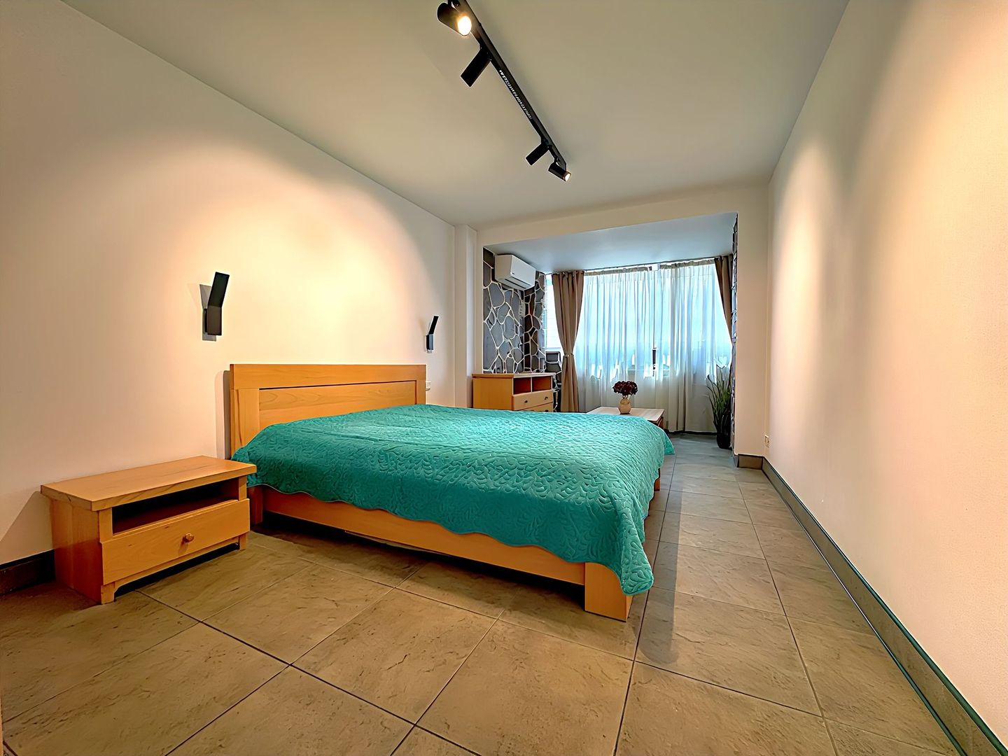 Decebal | 3 camere 97 mp utili | Centrală proprie | Etaj 2/8 - Poză 3