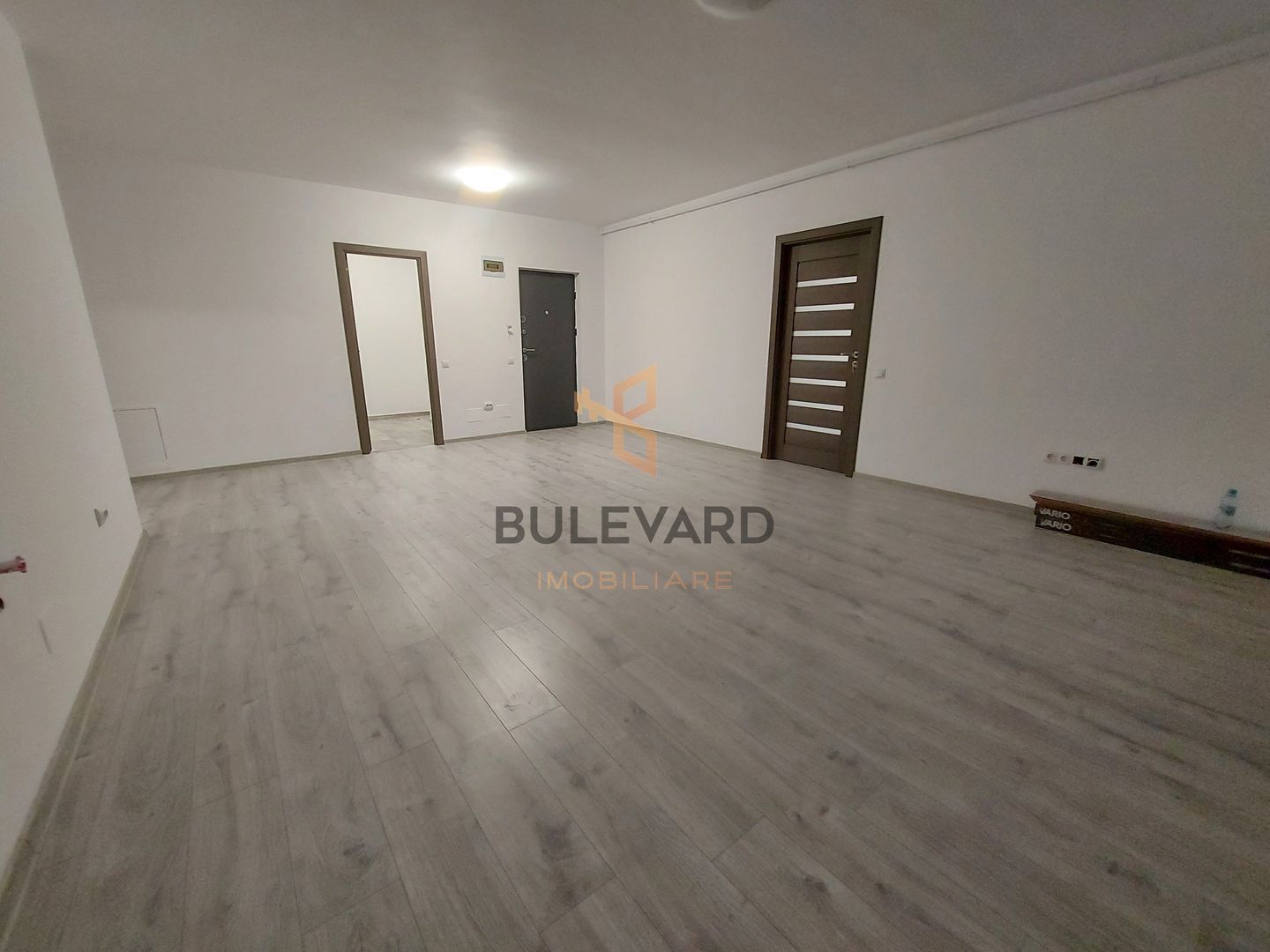Apartament cu 3 camere finisat modern! - Poză 2