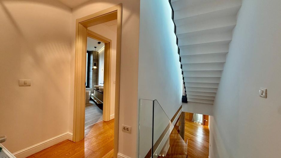 Refined Luxury Residence | Exclusive Villa with Private Spa - Poză 12
