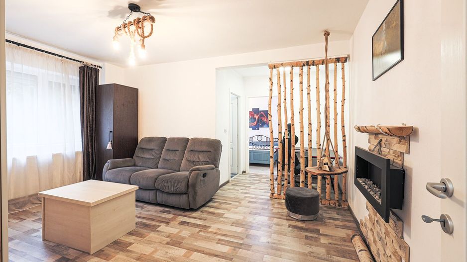 Apartament central, renovat și mobilat, pe strada Tudor Vladimirescu - Poză 1