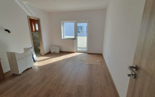 Apartament  4 camere de vanzare . - Poză 5