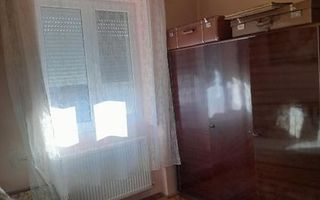 BRASADAS vinde casa cu etaj, 4 camere, central, acces cu masina. - Poză 9